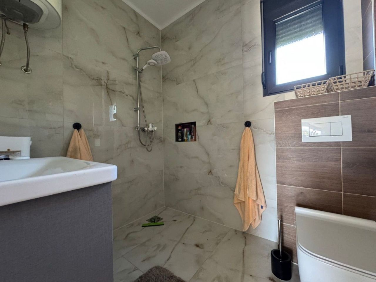 House in Bar, Montenegro, 200 m² - picture 18