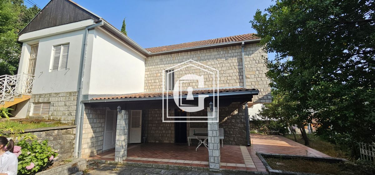 Villa en el Bar, Montenegro, 142 m² - imagen 1