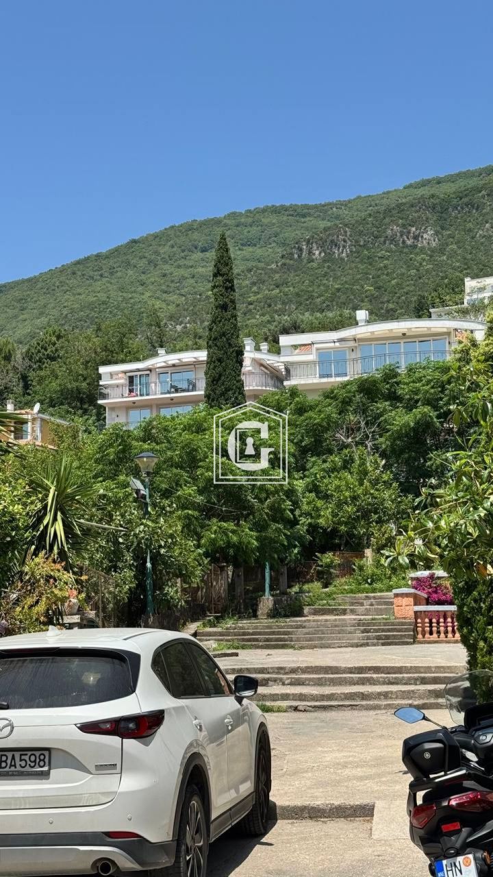 Apartment in Herceg-Novi, Montenegro, 125 m² - picture 4