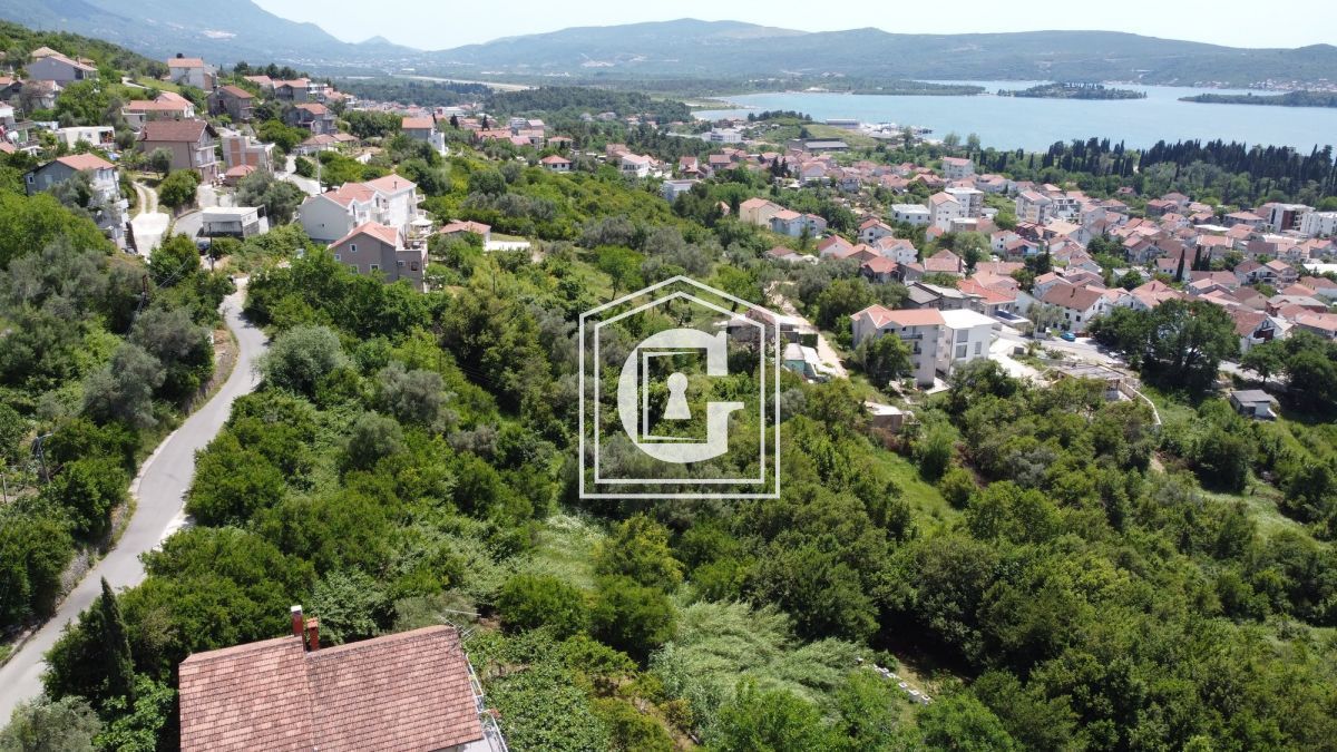 Terreno en Tivat, Montenegro, 1 240 m² - imagen 5