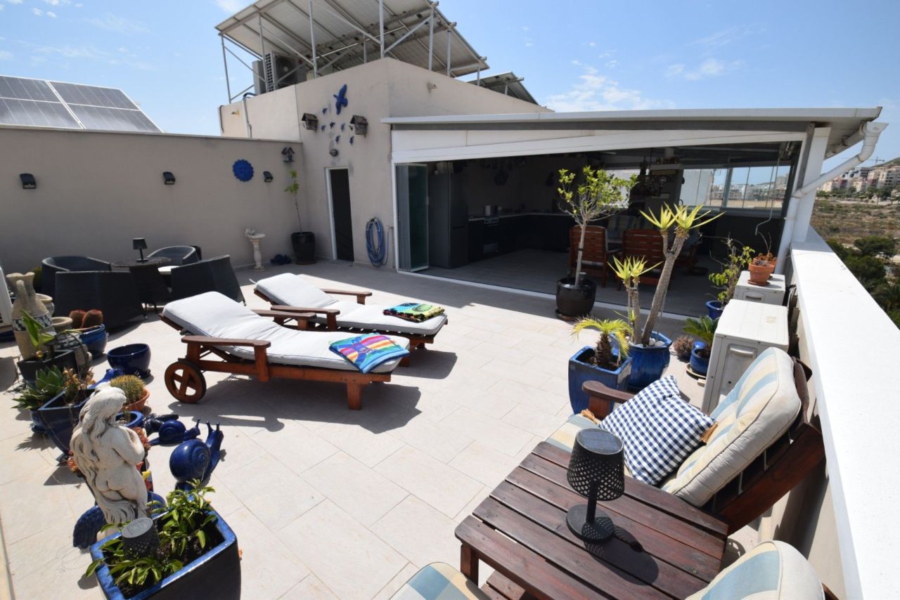Penthouse in Guardamar del Segura, Spain, 145 m² - picture 1
