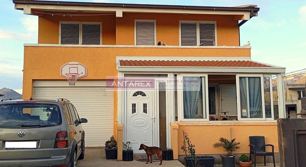 Villa in Bar, Montenegro, 150 m² - Foto 1