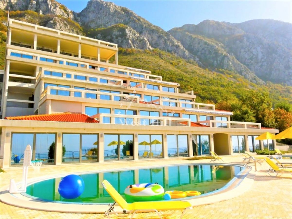 Hotel in Blizikuce, Montenegro, 3 200 m² - picture 1