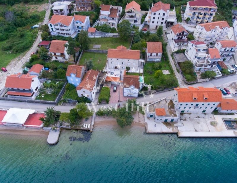 Casa en Stoliv, Montenegro, 327 m² - imagen 1