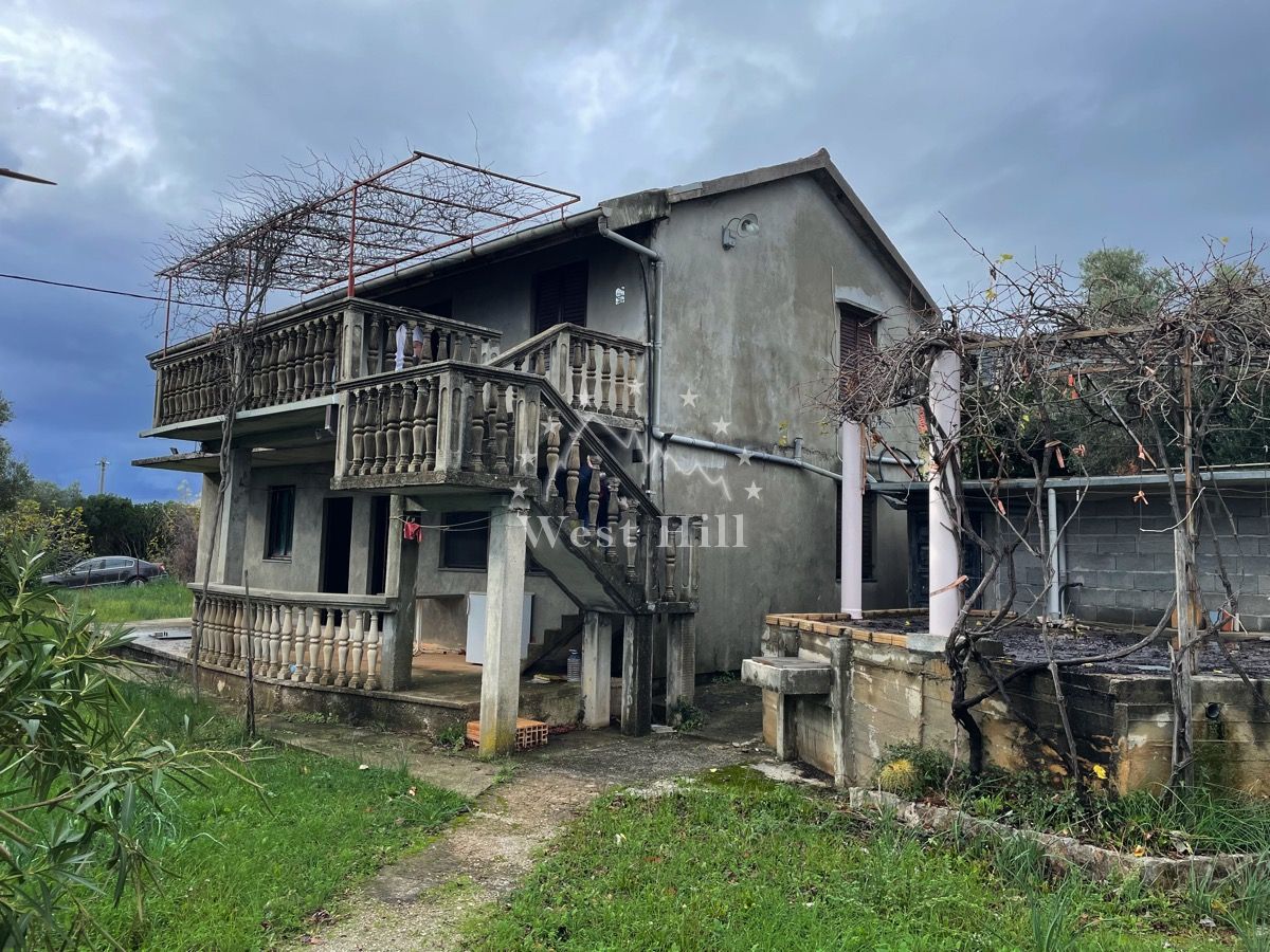 Casa en Krimovica, Montenegro, 150 m² - imagen 1