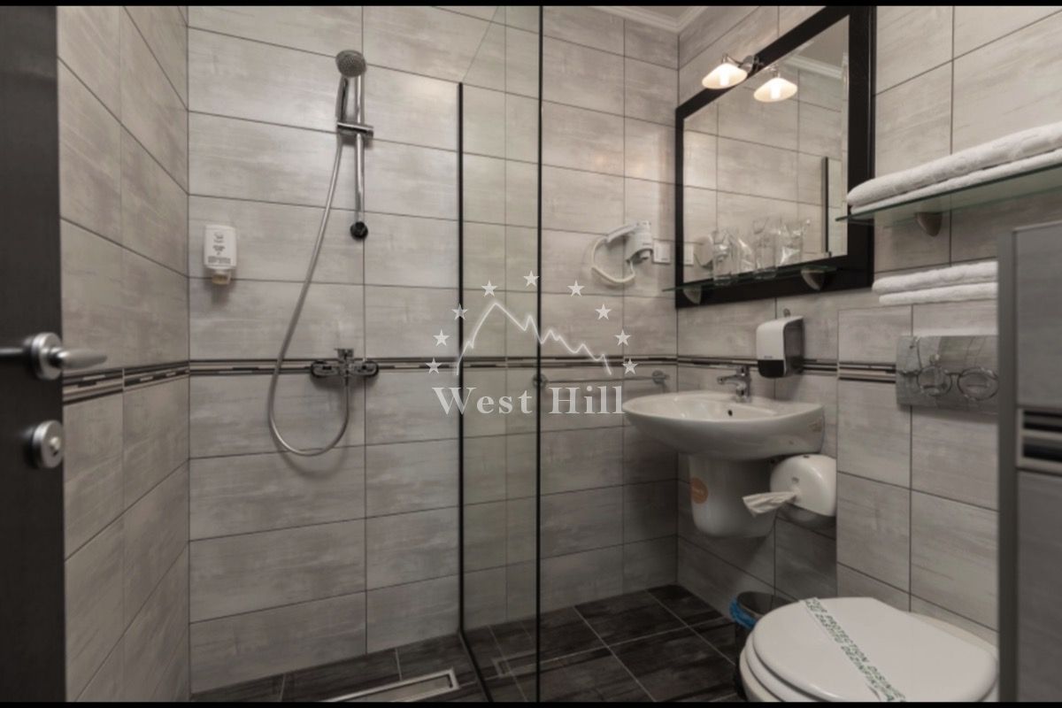 Hôtel à Igalo, Monténégro, 600 m² - image 7