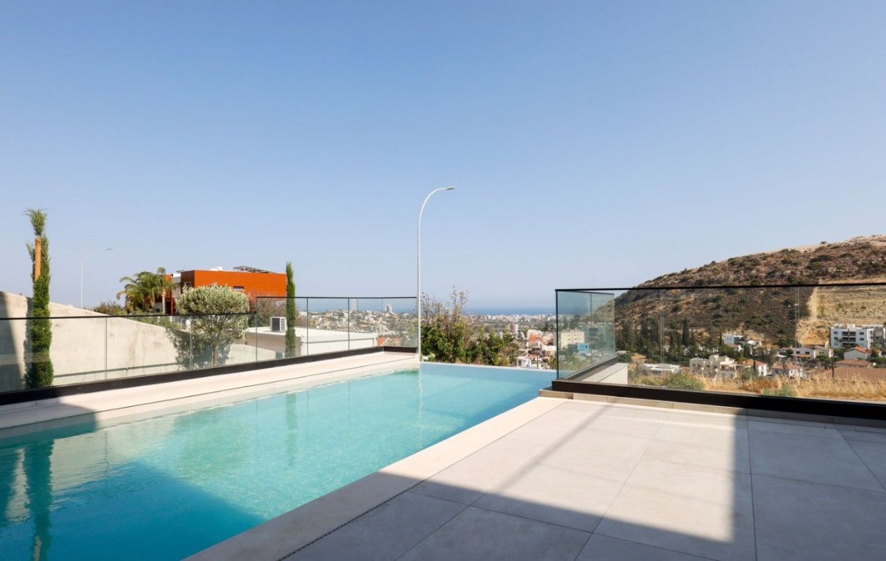 Villa in Limassol, Cyprus, 333 m² - picture 1
