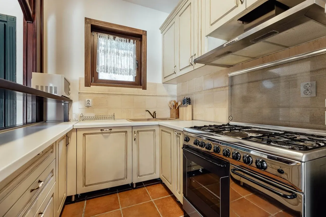 Piso en Kotor, Montenegro, 92 m² - imagen 8