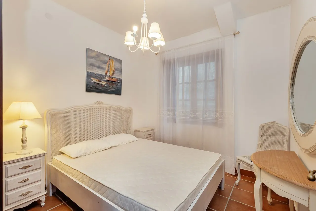 Piso en Kotor, Montenegro, 92 m² - imagen 17