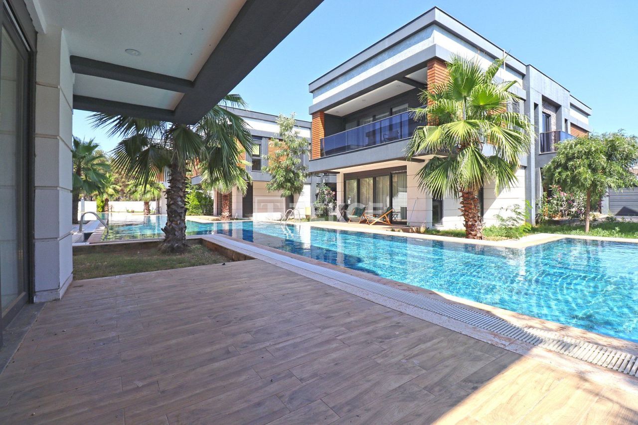 Villa en Antalya, Turquia, 250 m² - imagen 1