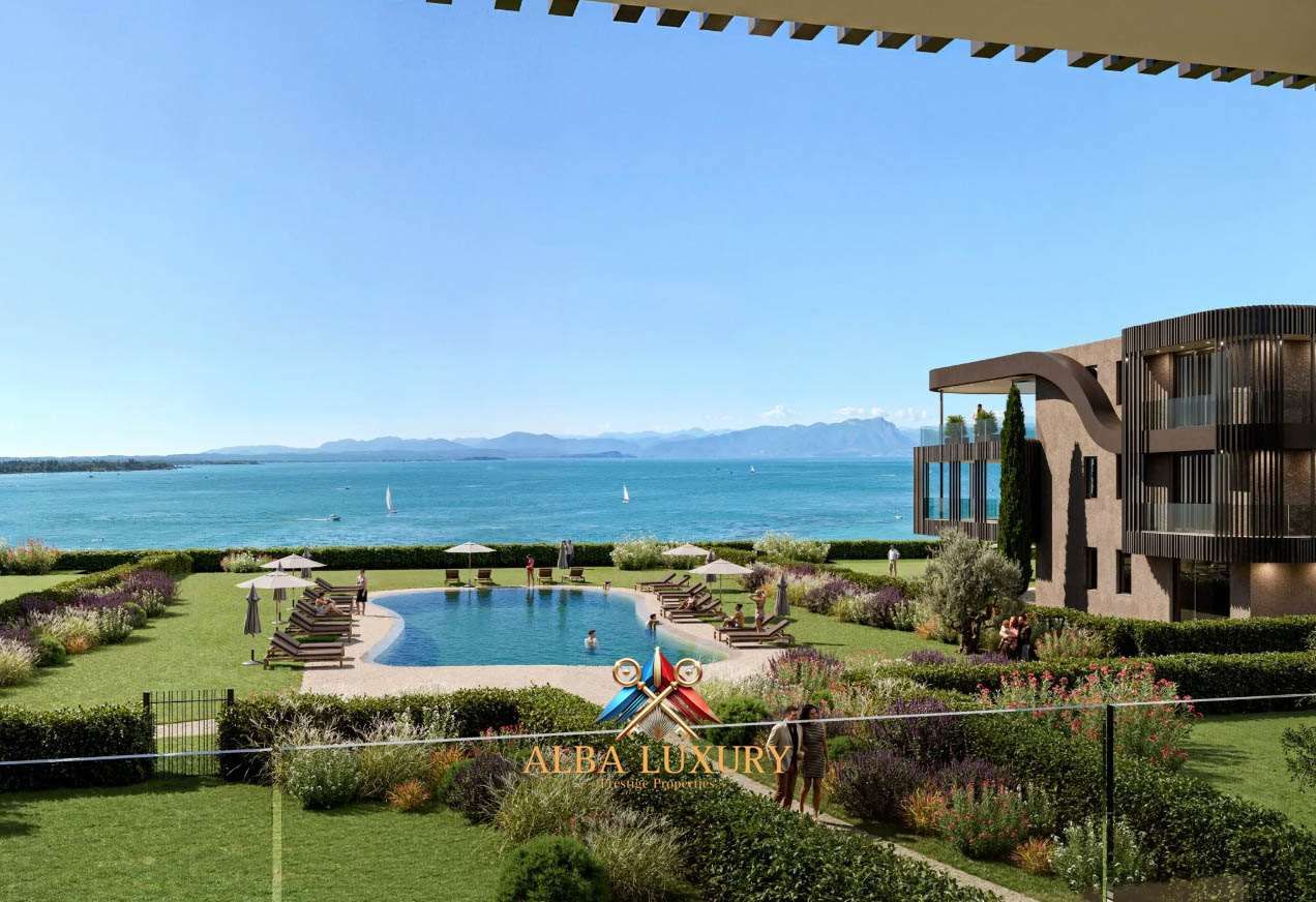 Apartment in Peschiera del Garda, Italy, 180.09 m² - picture 1