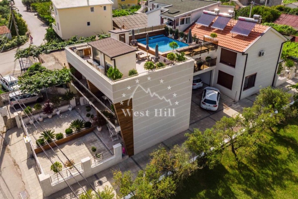 Haus in Bar, Montenegro, 400 m² - Foto 1