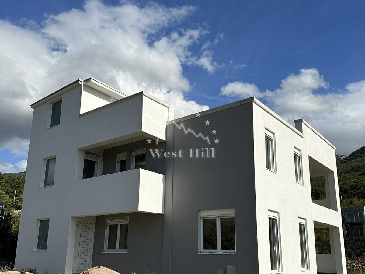 Haus in Bar, Montenegro, 261 m² - Foto 1