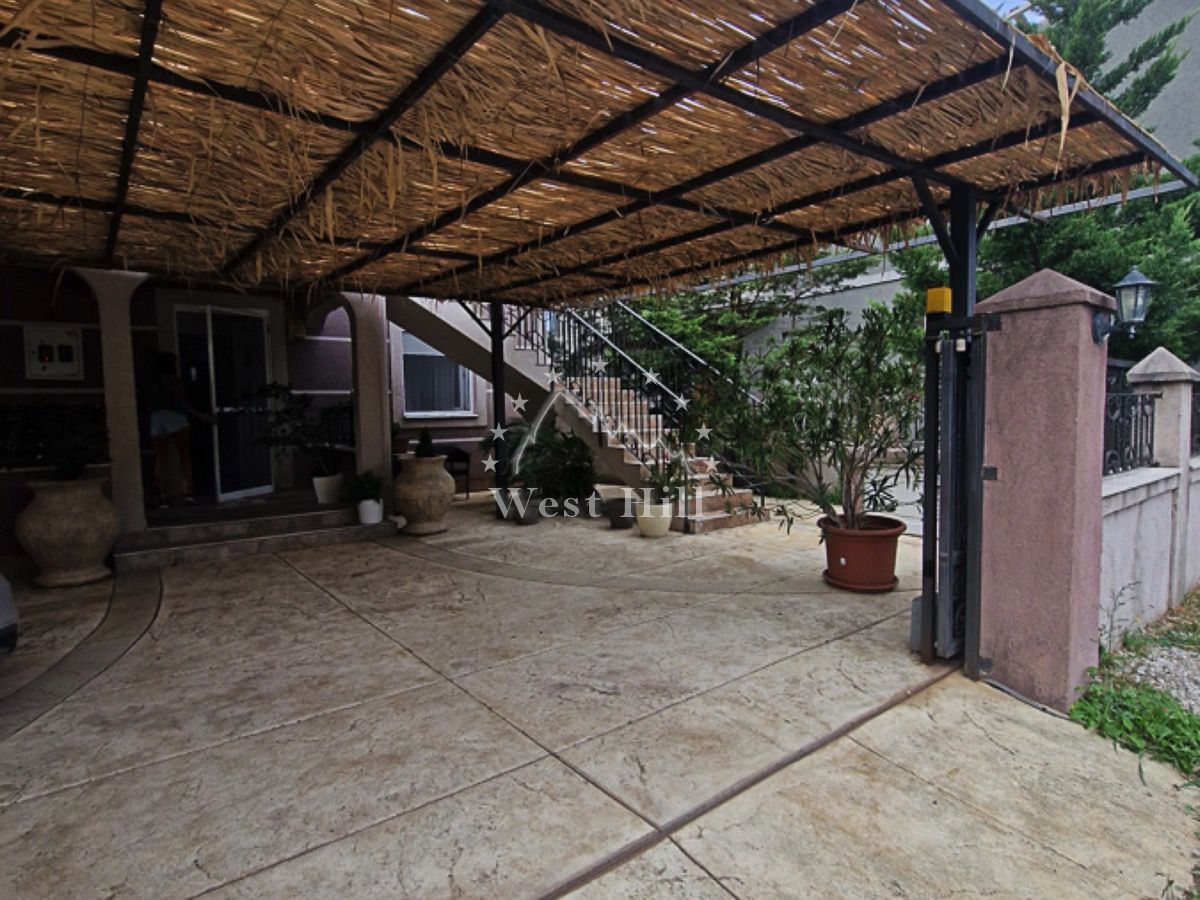 Haus in Sutomore, Montenegro, 160 m² - Foto 1