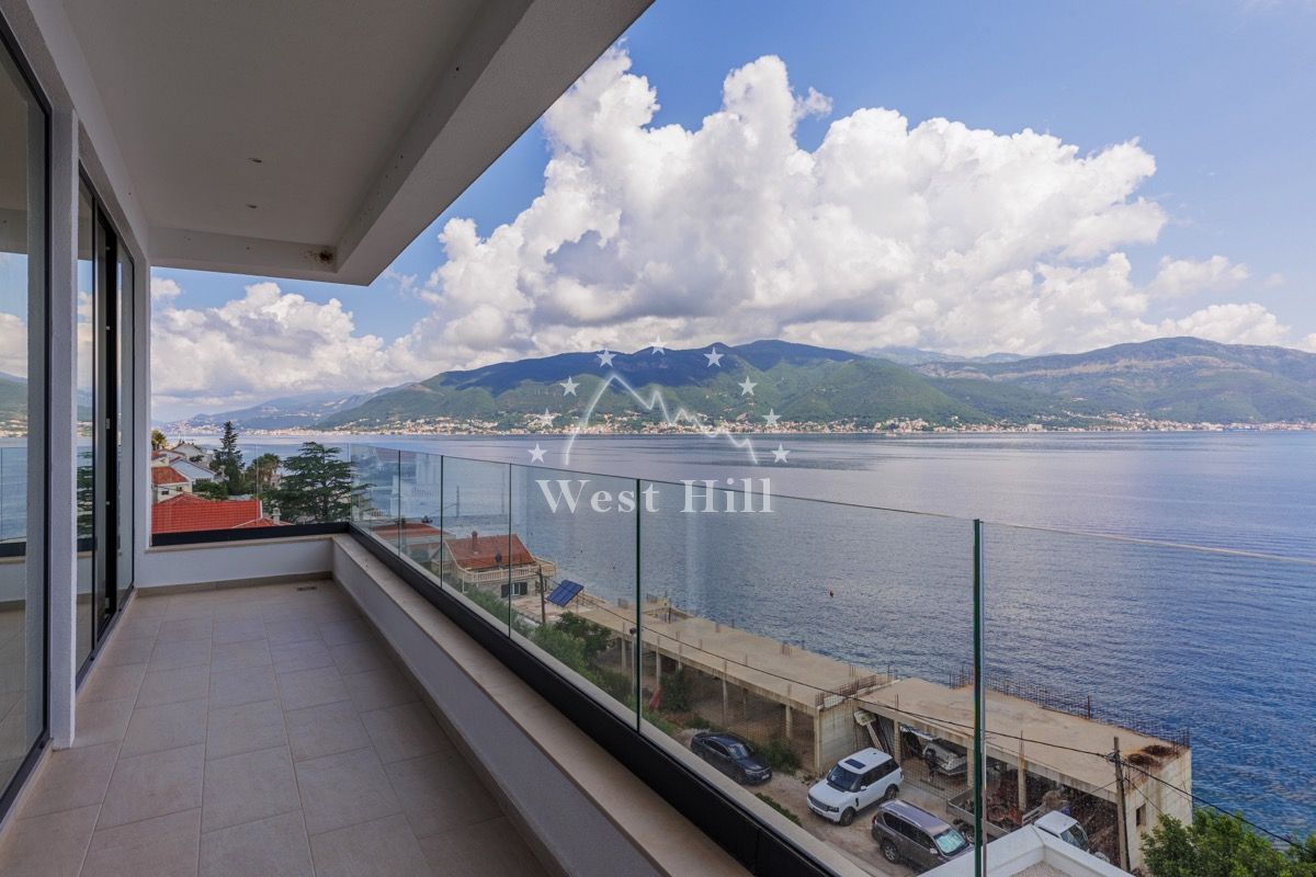 Haus in Krasici, Montenegro, 200 m² - Foto 1