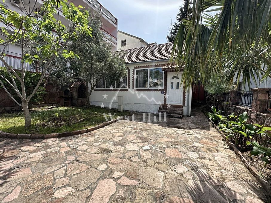 Haus in Chan, Montenegro, 76 m² - Foto 1