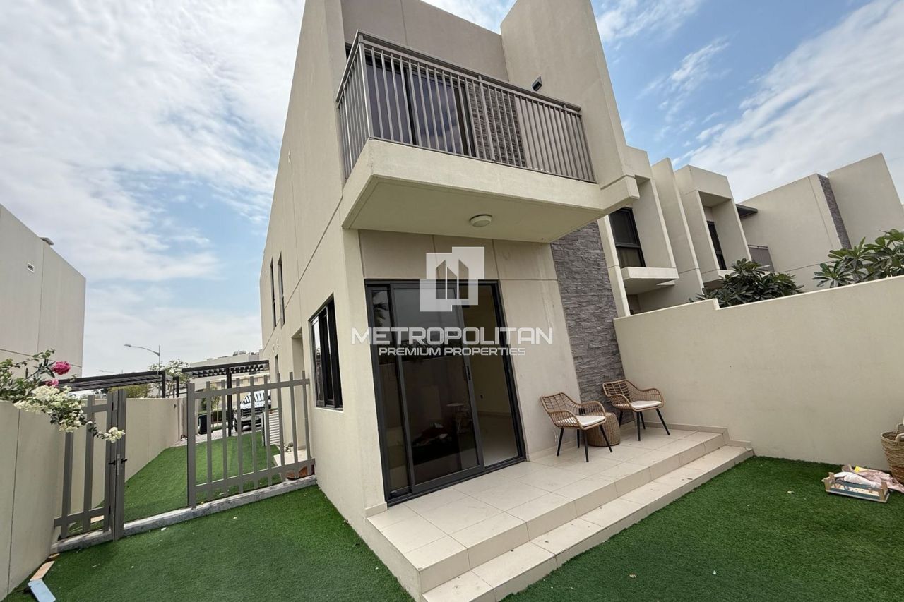 Maison urbaine à Dubaï, EAU, 165 m² - image 1