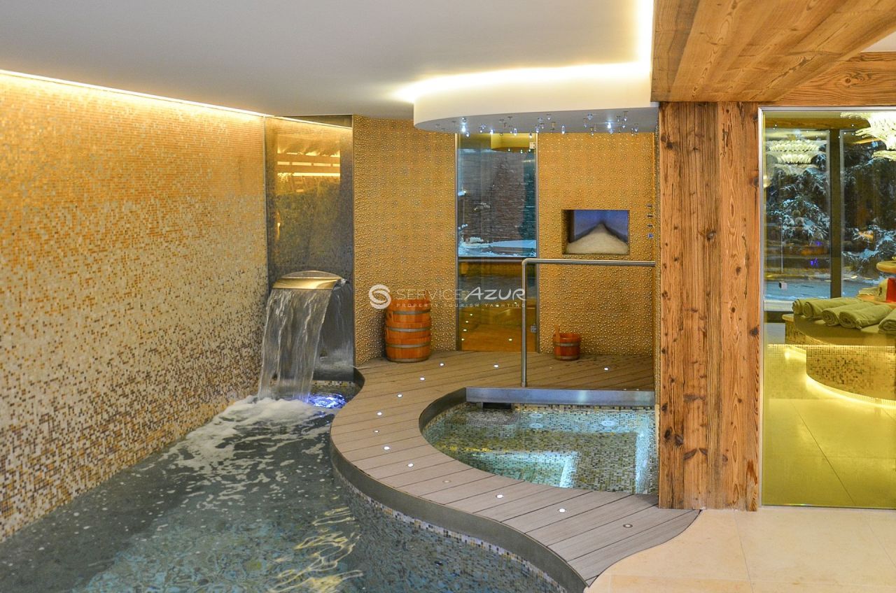 Chalet in Courchevel, France, 420 m² - picture 13