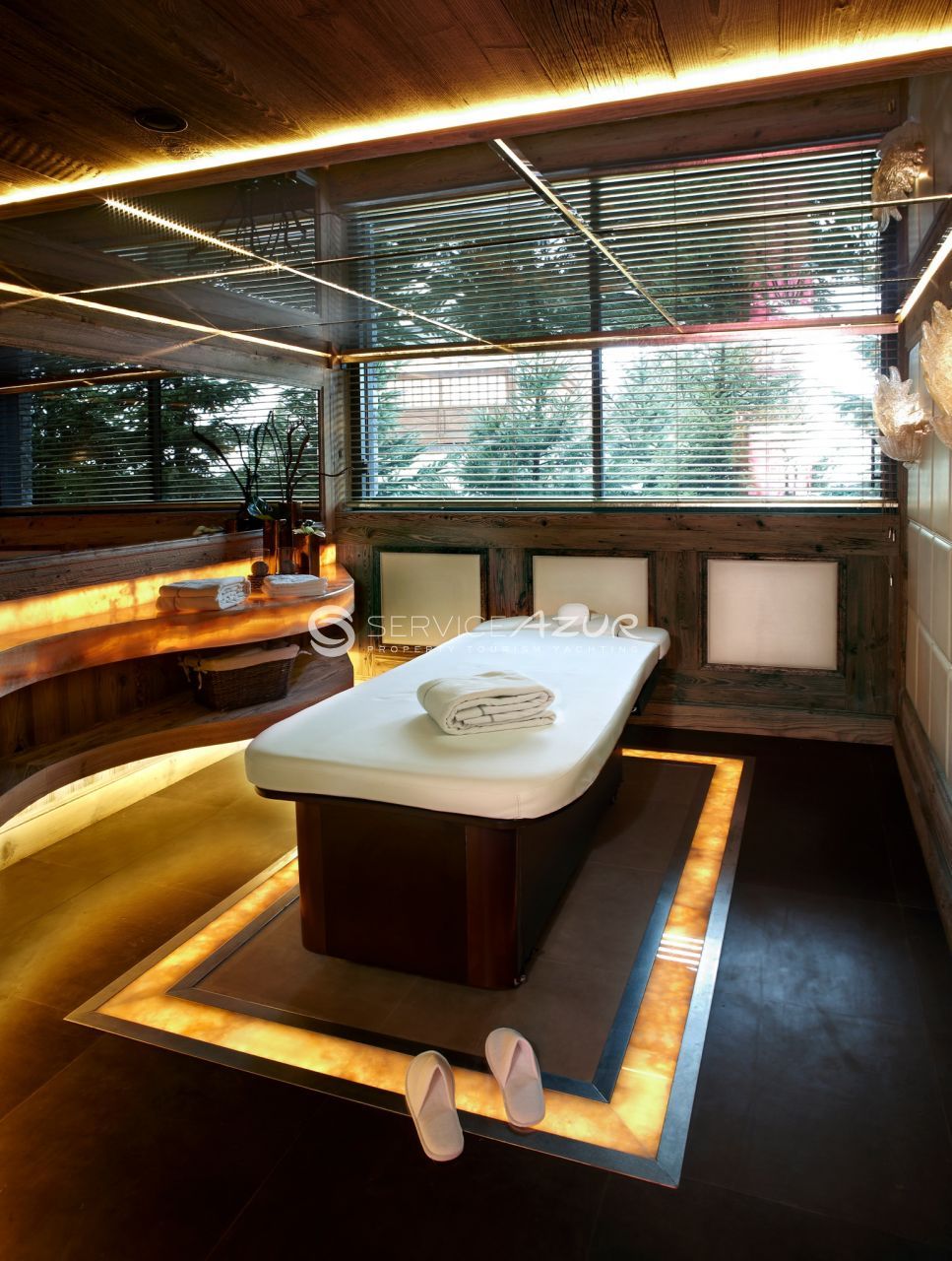 Chalet in Courchevel, France, 420 m² - picture 16