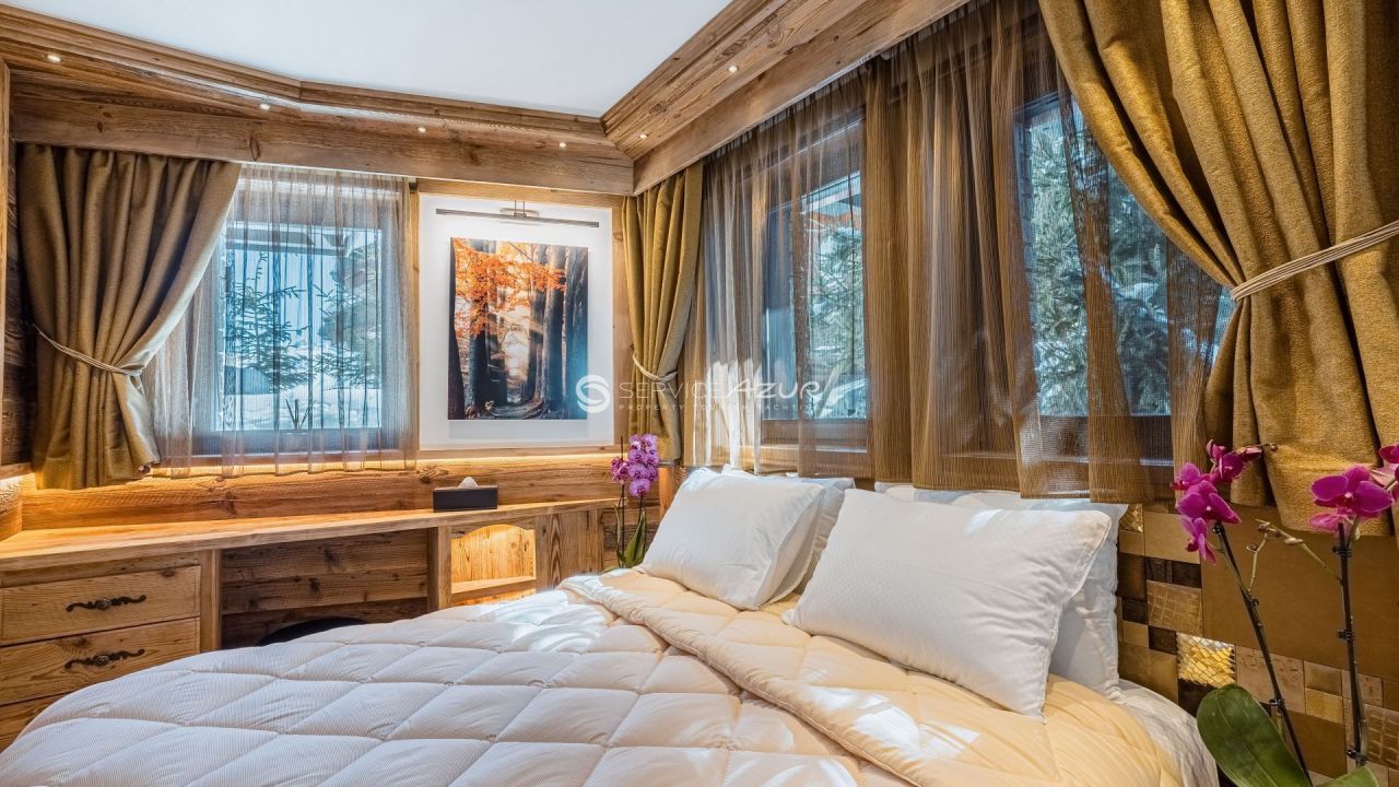 Chalet in Courchevel, France, 300 m² - picture 19