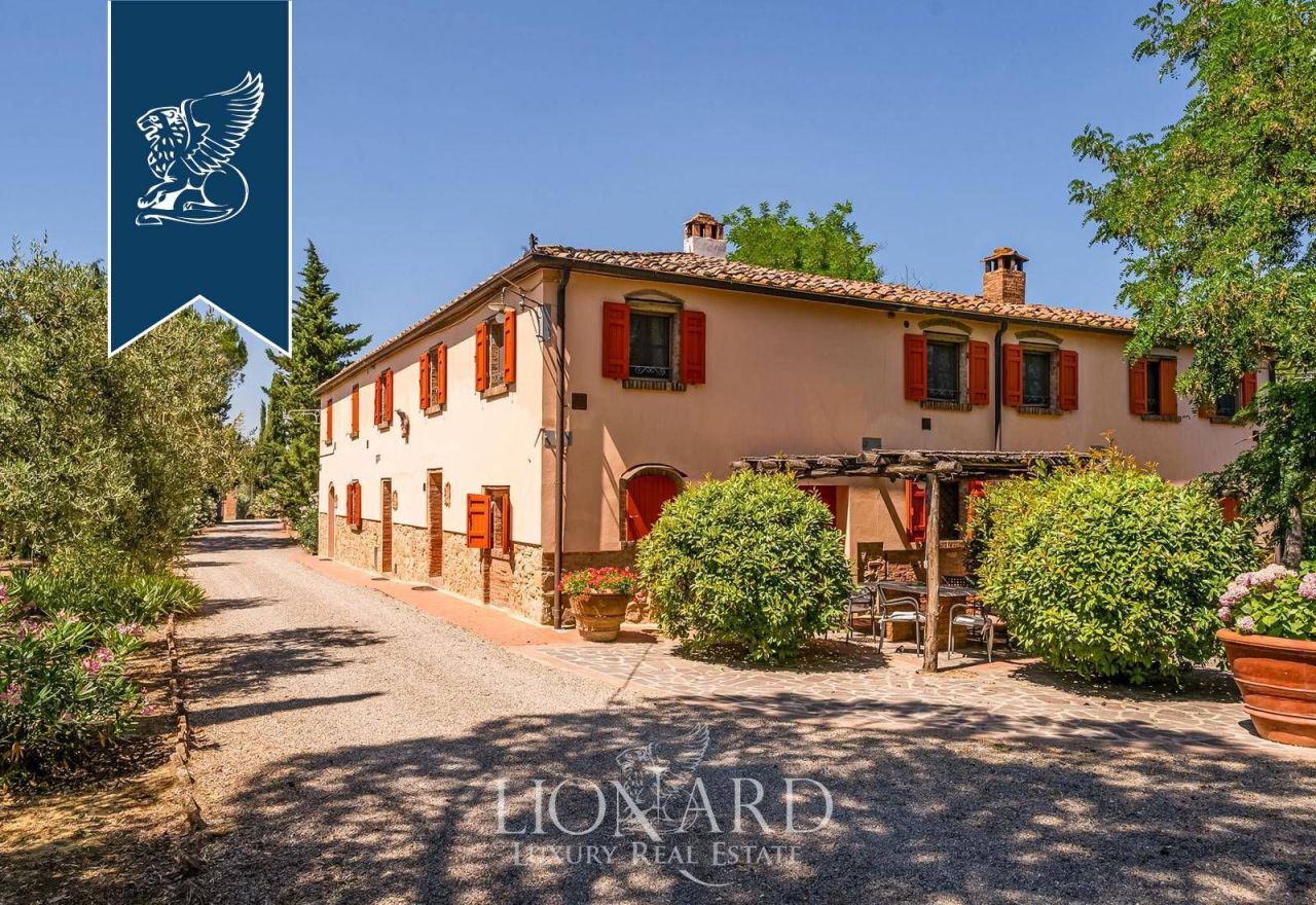 Granja en Pisa, Italia, 1 050 m² - imagen 17