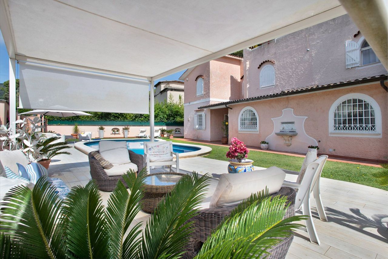 Villa à San Felice Circeo, Italie, 400 m² - image 1