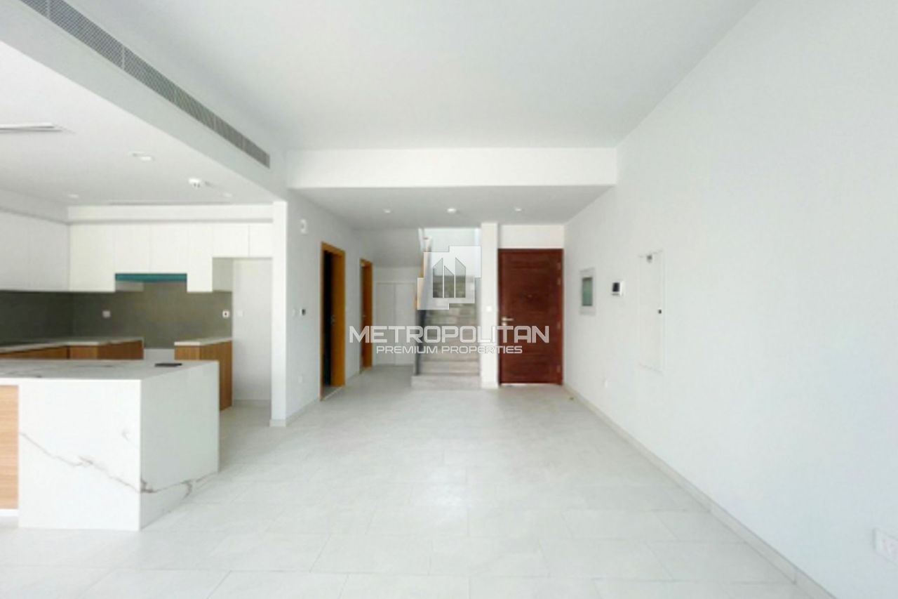 Townhouse in Dubai, UAE, 181 m² - picture 1