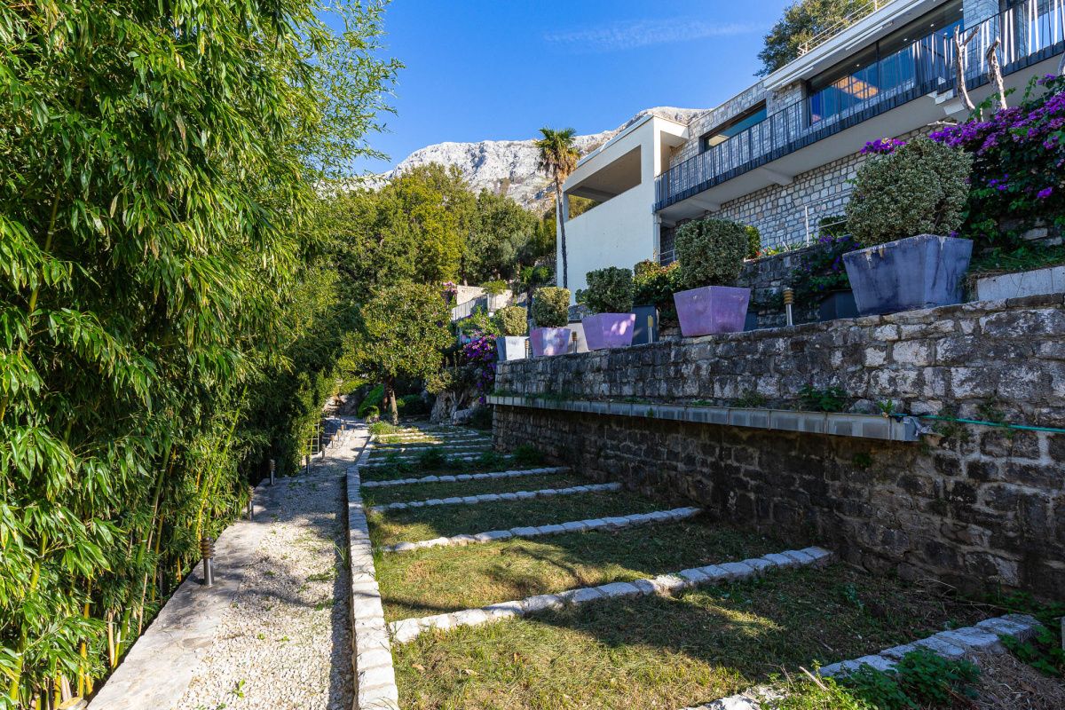 House in Rezevici, Montenegro, 165 m² - picture 1