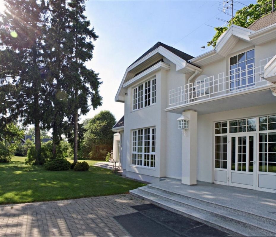 Casa en Melluzi, Letonia, 460 m² - imagen 1