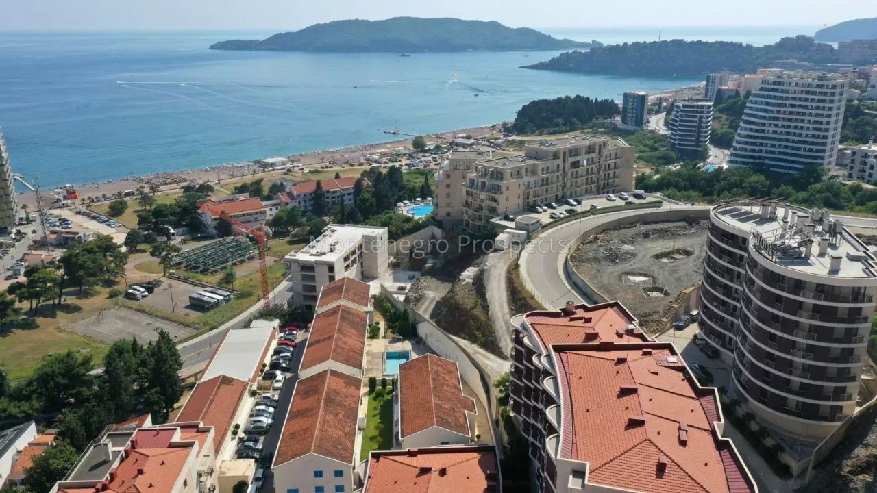 Apartment in Becici, Montenegro, 61 m² - picture 2