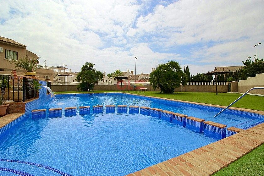 Bungalow in Orihuela Costa, Spanien, 65 m² - Foto 1