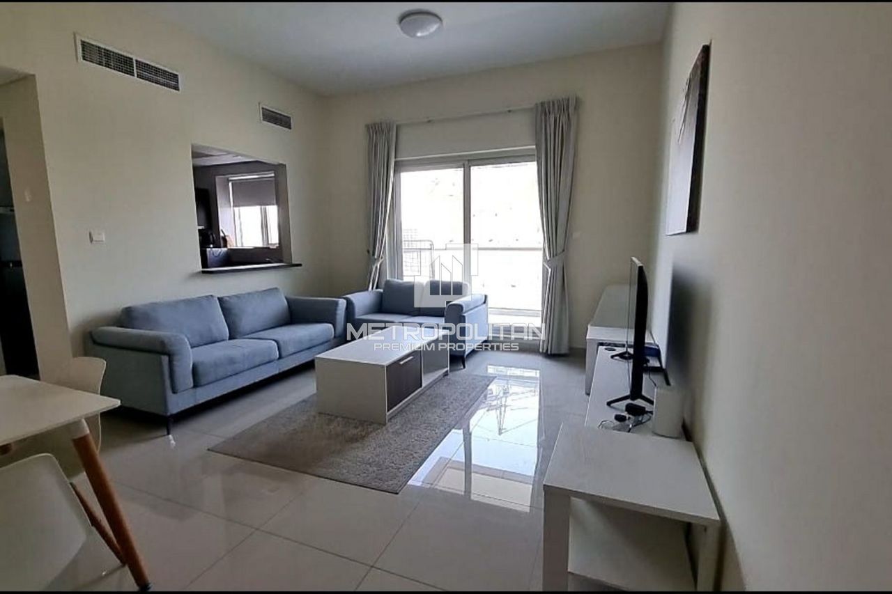 Apartment in Dubai, UAE, 74 m² - picture 1