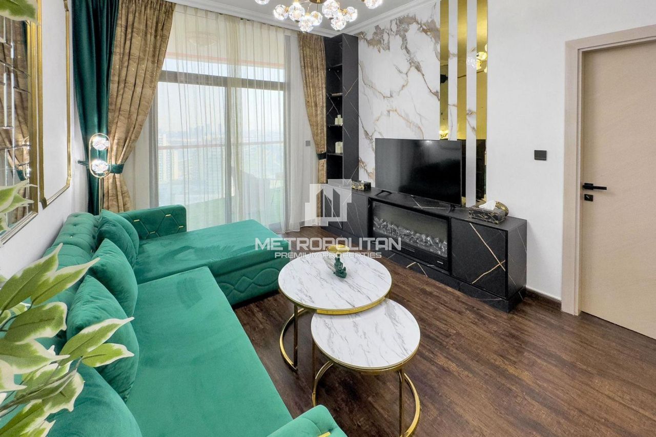 Apartment in Dubai, UAE, 68 m² - picture 1