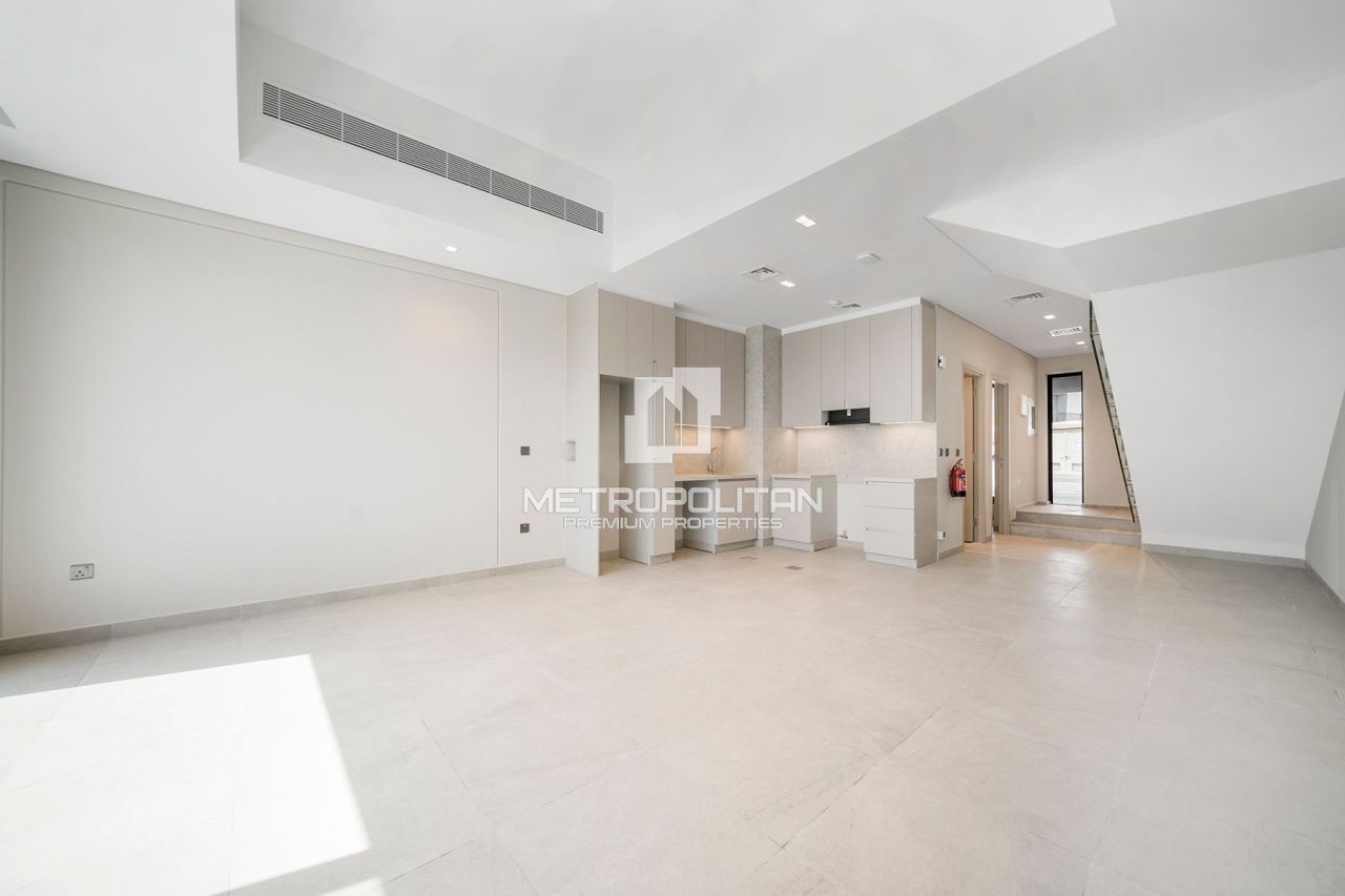 Townhouse in Dubai, UAE, 131 m² - picture 1