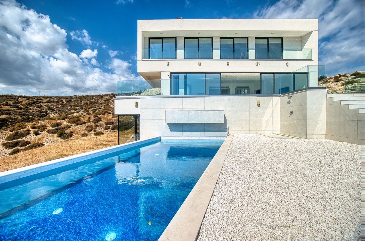 Villa in Limassol, Cyprus, 737 m² - picture 1