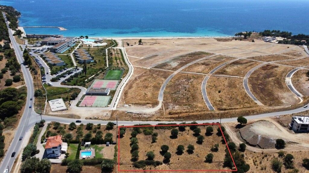 Land in Sithonia, Greece, 4 350 m² - picture 1