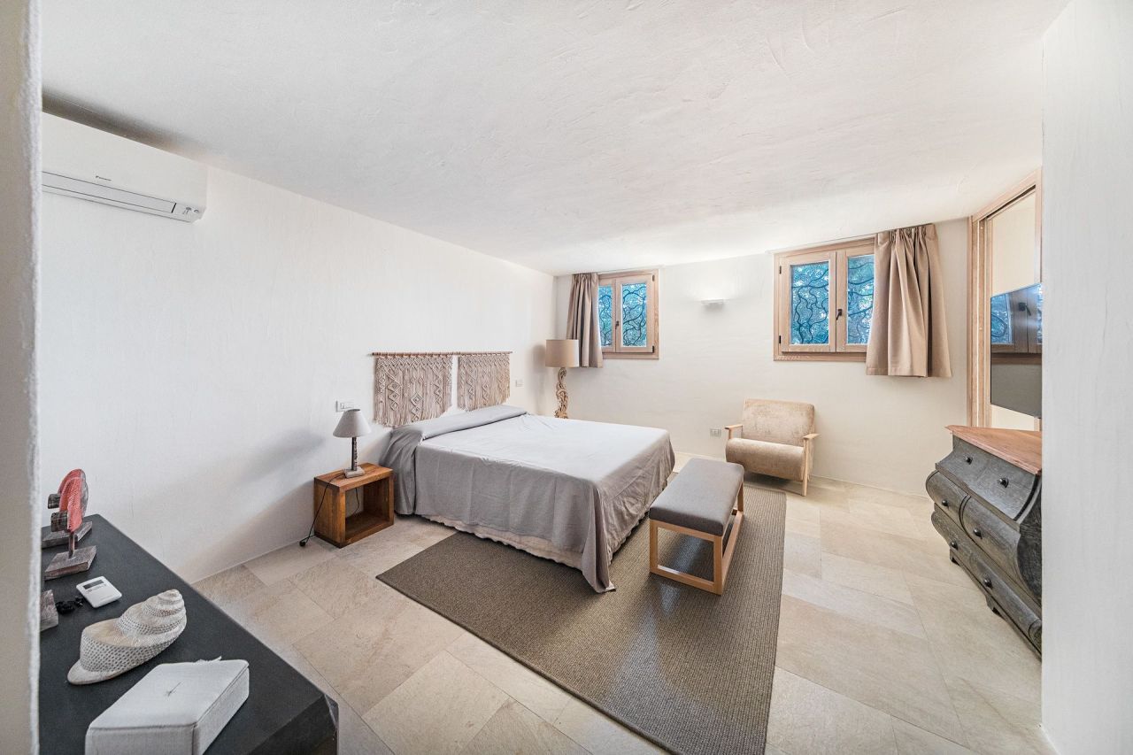 Villa in Porto Cervo, Italy, 350 m² - picture 17