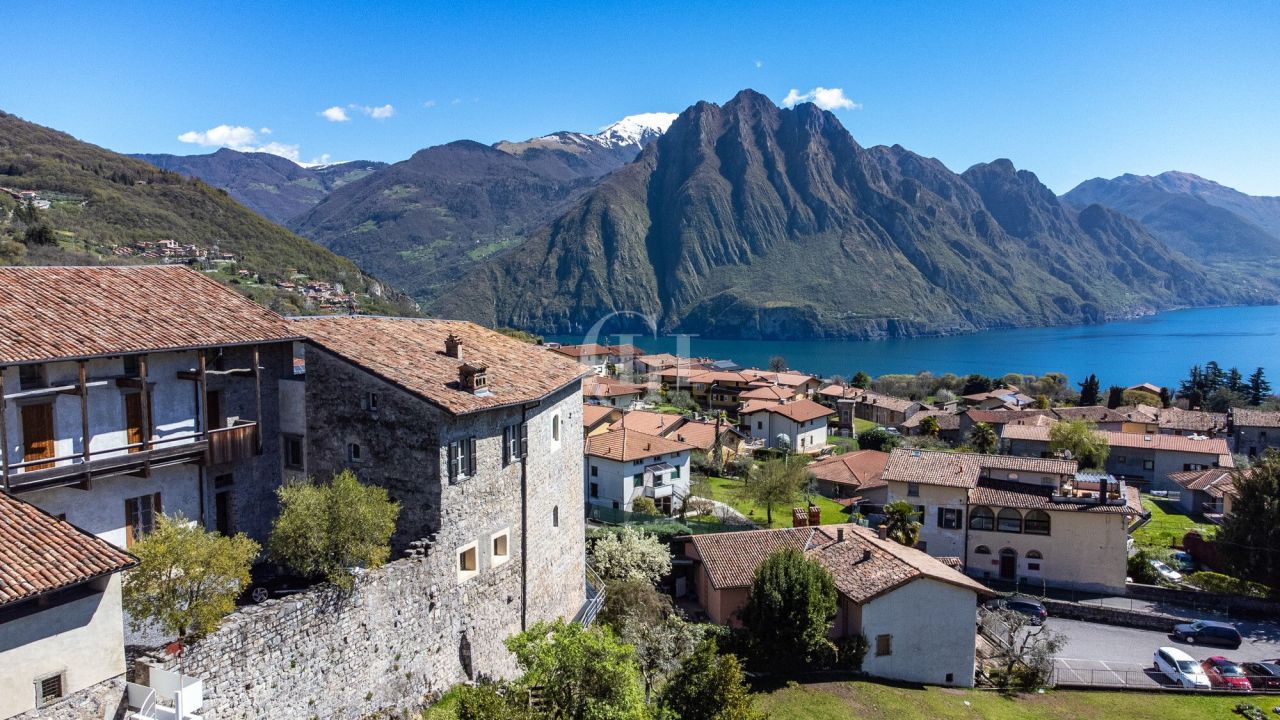 Schloß in Iseosee, Italien, 700 m² - Foto 1