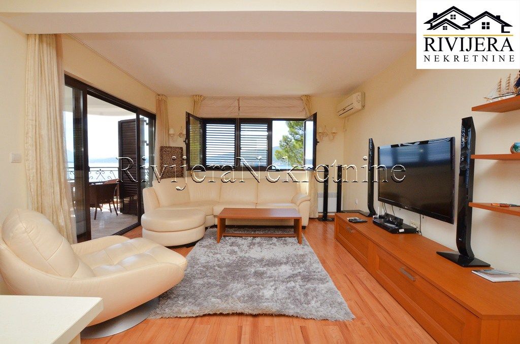 Flat in Herceg-Novi, Montenegro, 121 m² - picture 2