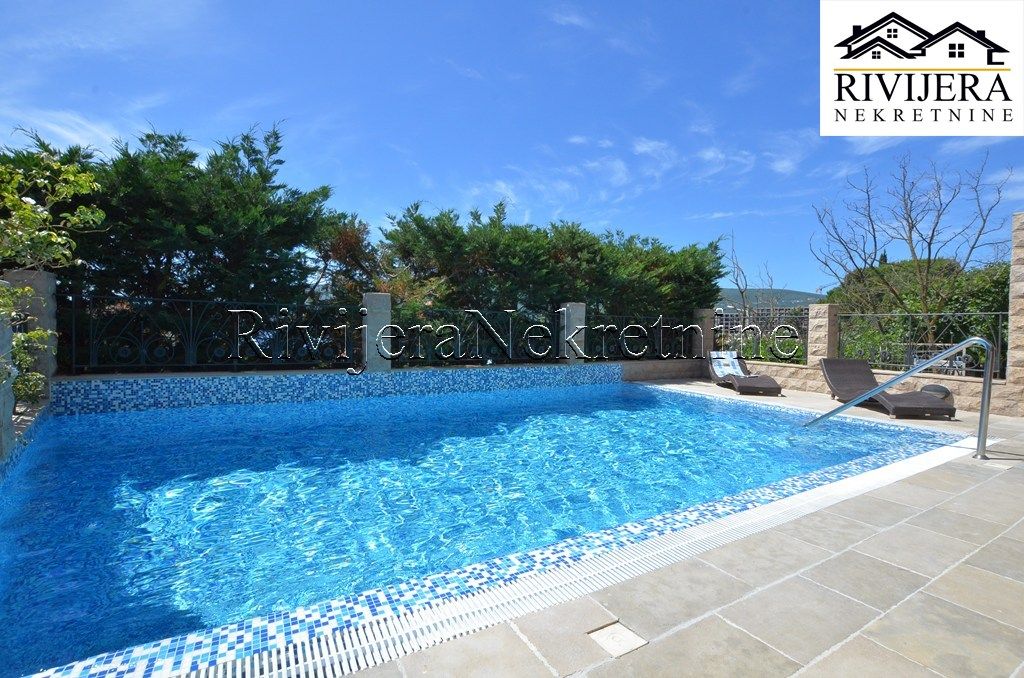 Flat in Herceg-Novi, Montenegro, 121 m² - picture 8