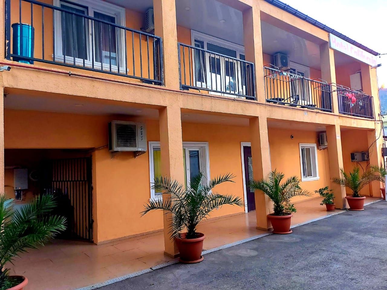 Haus in Batumi, Georgien, 300 m² - Foto 1