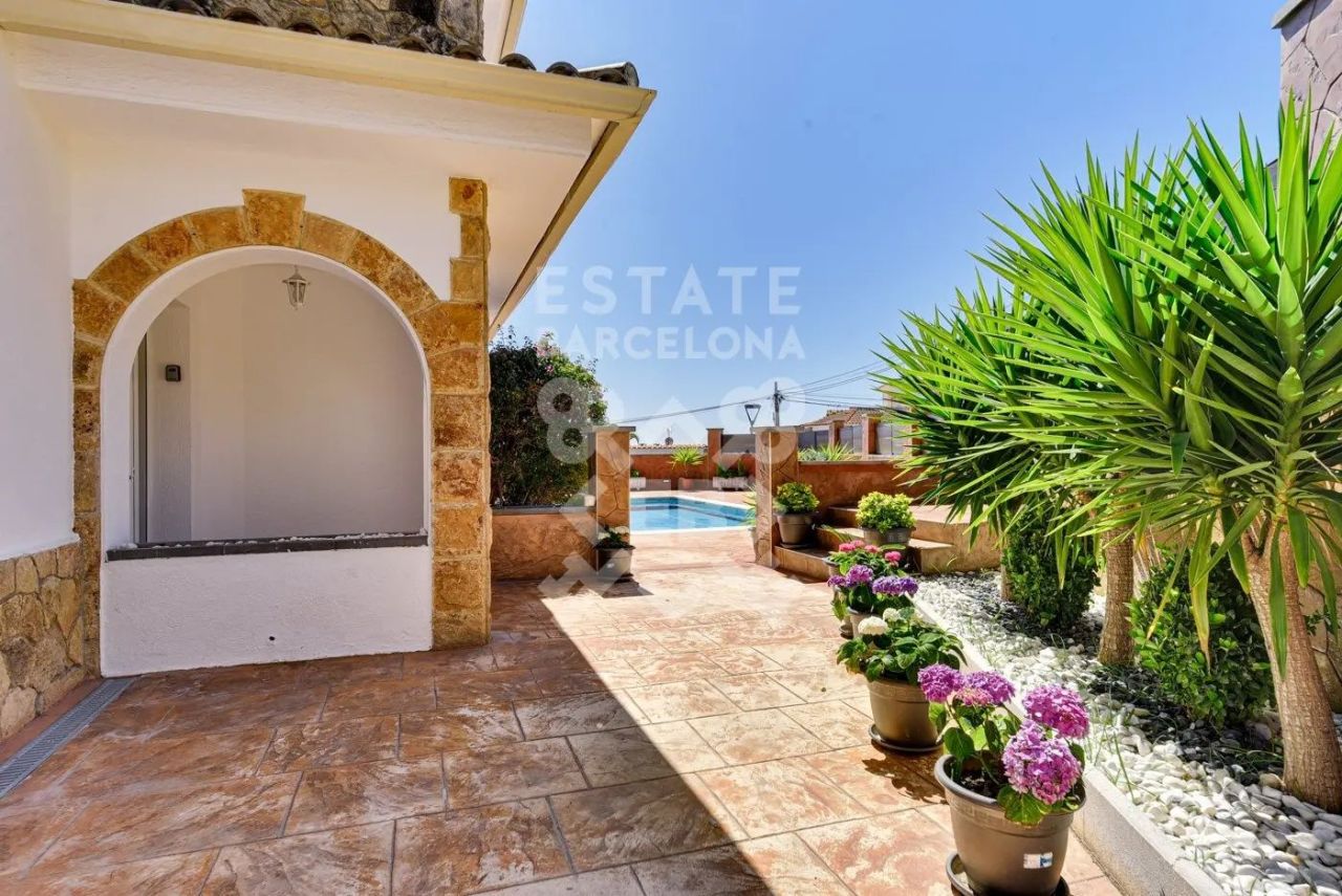 Villa en Lloret de Mar, España, 408 m² - imagen 6