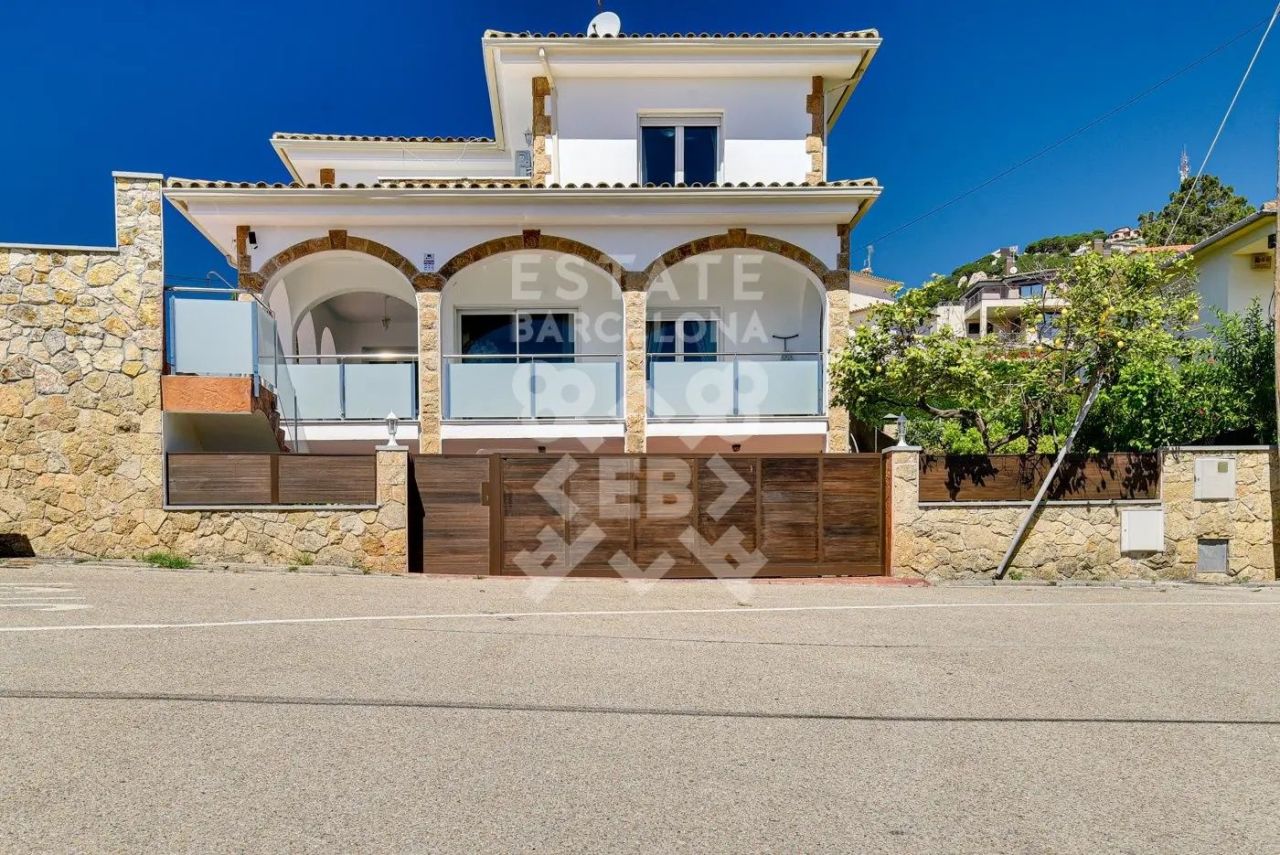 Villa en Lloret de Mar, España, 408 m² - imagen 5