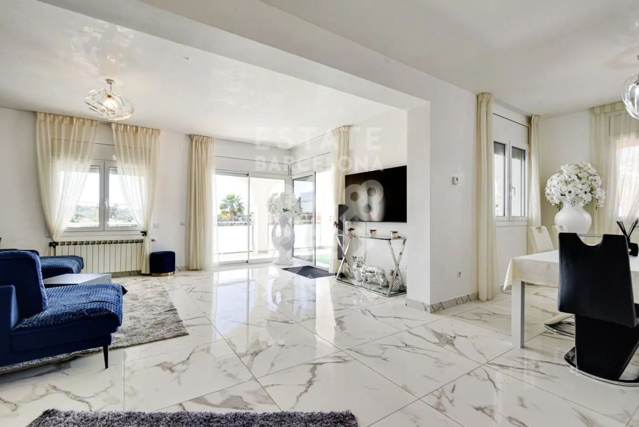 Villa en Lloret de Mar, España, 408 m² - imagen 11