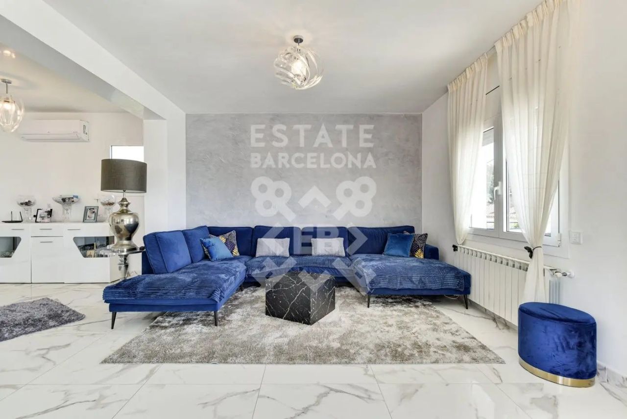 Villa en Lloret de Mar, España, 408 m² - imagen 9