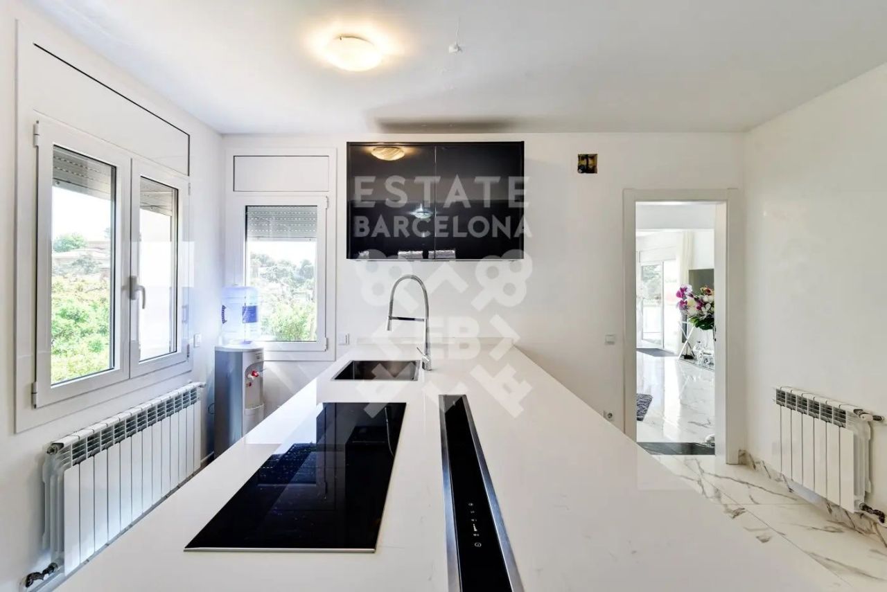 Villa en Lloret de Mar, España, 408 m² - imagen 16