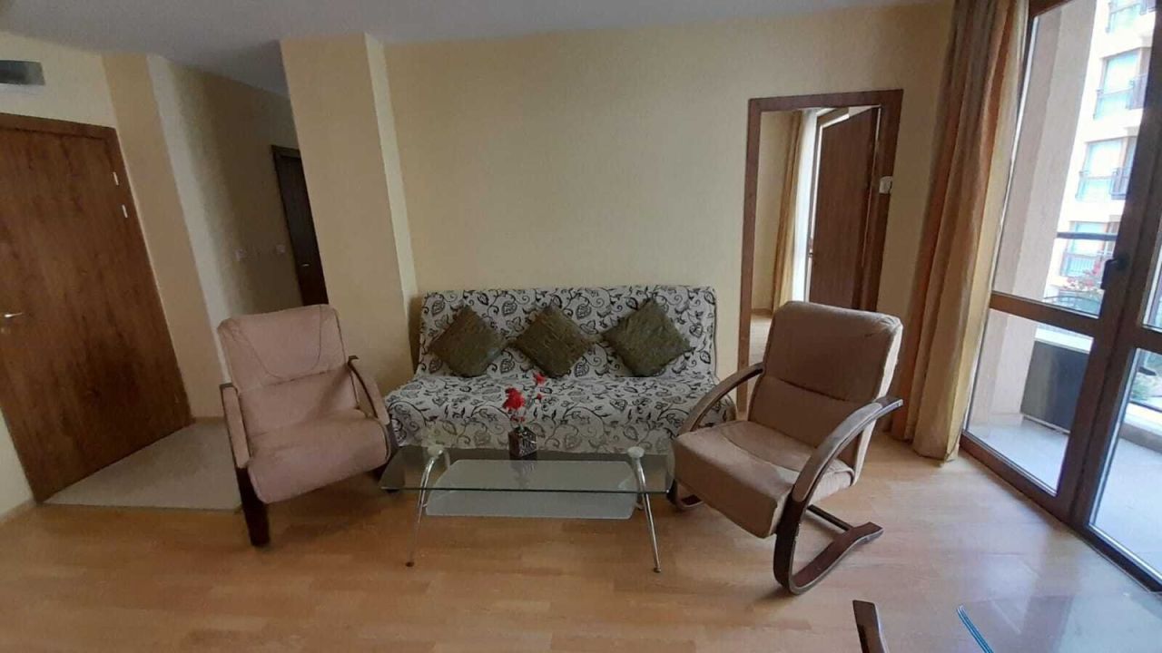 Appartement à Slantchev Briag, Bulgarie, 65 m² - image 1