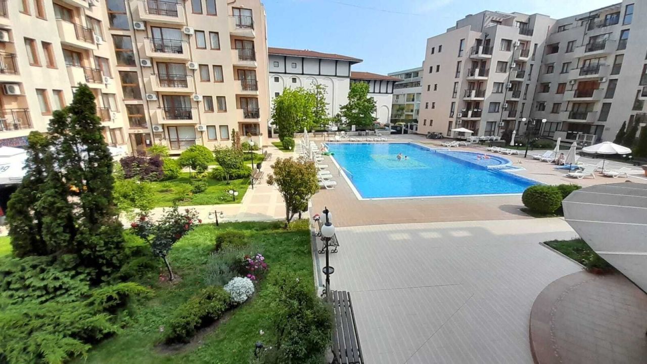 Appartement à Slantchev Briag, Bulgarie, 55 m² - image 1