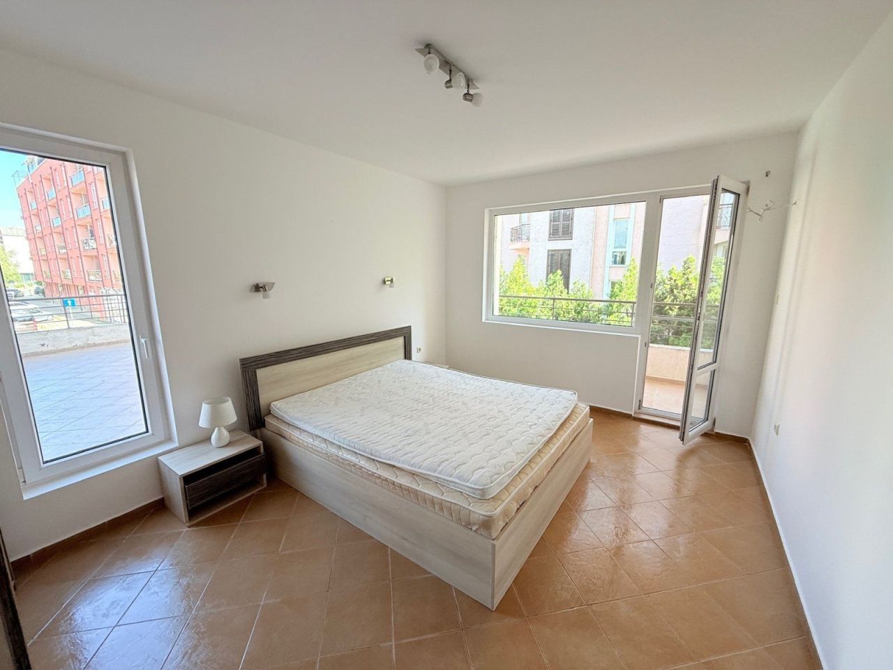 Appartement à Slantchev Briag, Bulgarie, 85 m² - image 1