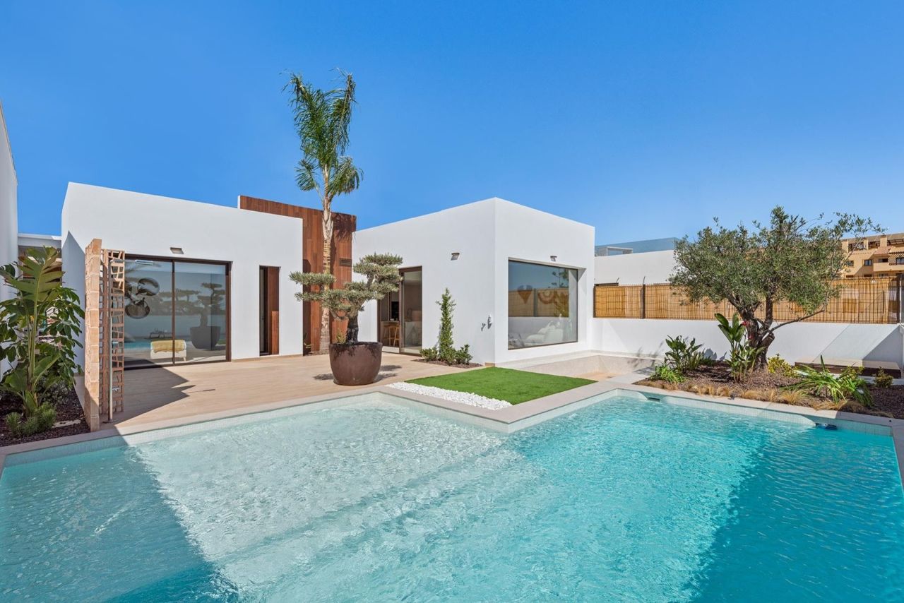 Villa en Los Alcázares, España, 108 m² - imagen 1
